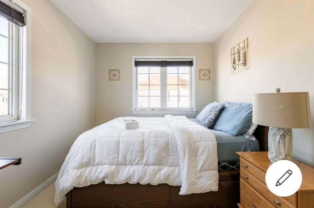 Mannys Place Ottawa Bagian luar foto
