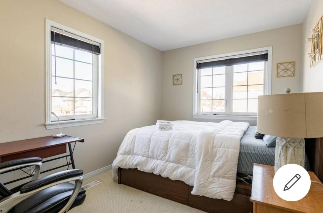 Mannys Place Ottawa Bagian luar foto